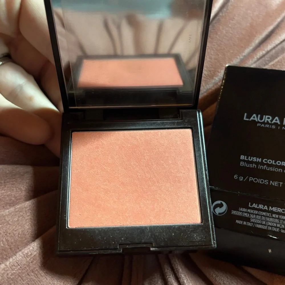 Laura Mercier Blush Color Infusion Peach